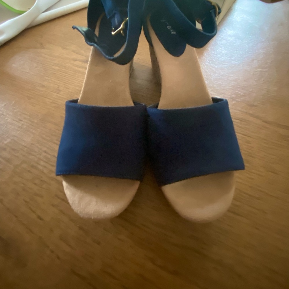 Seleeny Wedge Sandals - Picture 2 of 6